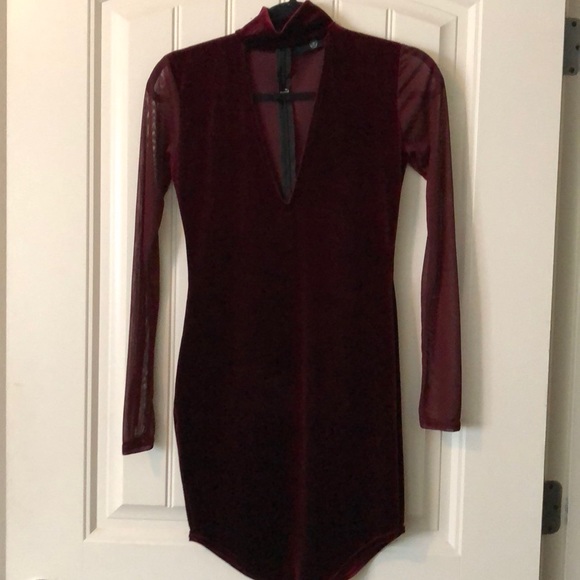 Maroon cocktail dress with chocker - Picture 1 of 1